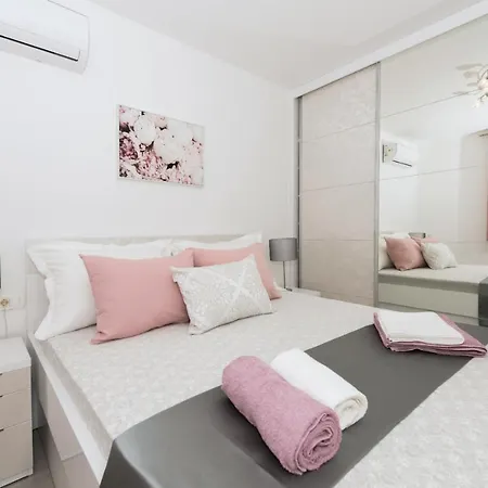 Olena Apartament Makarska