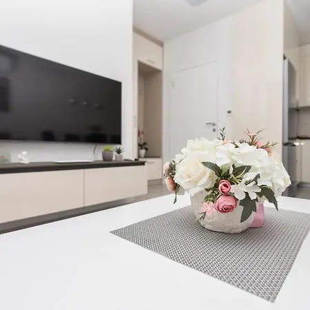 Olena Apartament Makarska
